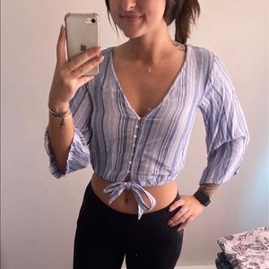 Long sleeved cropped blouse